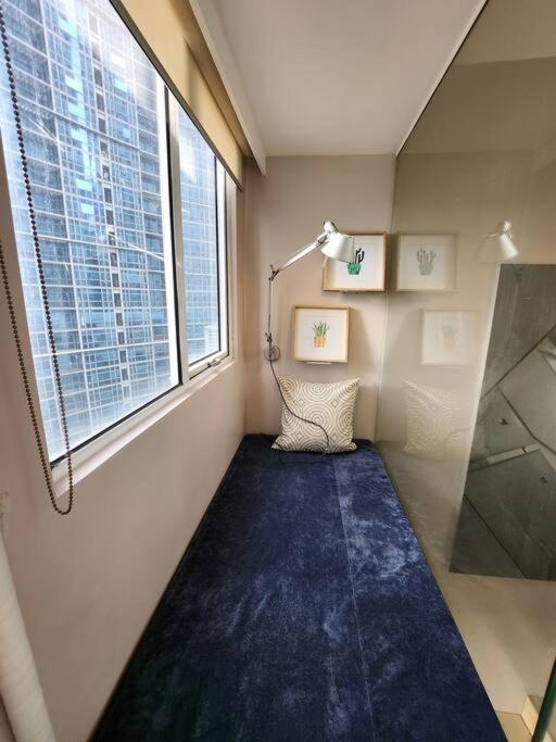 Enjoy Bgc Sunset And Golf Course View 2 Bedroom Loft With 100Mbps Internet Connection Манила Экстерьер фото